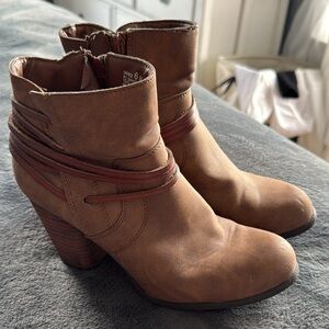Brown Madden Girl boots, Size 6